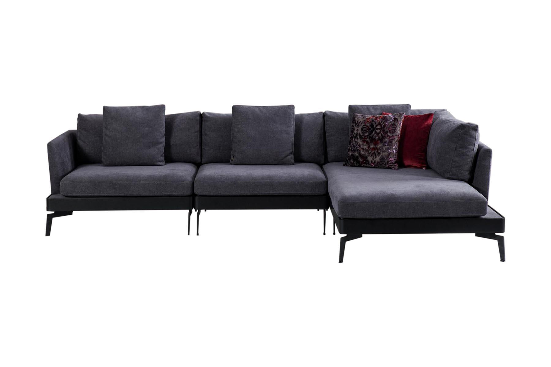 Jedna od najmodernijih sofa iz Inside asortimana. Njene tanke stranice upotpunjuju njen elegantni izgled. Uklapa se u više stilova uređenja.